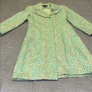 Express knee-length fashion coat!